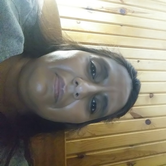 Meet your Posher, Cynthia - Picture 1 of 1